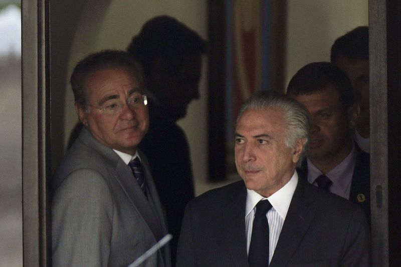 © Reuters. Brazil's Vice President Michel Temer is seen after a meeting with Brazilian Senate Renan Calheiros and Opposition Senator Aecio Neves of the Brazilian Social Democracy Party in Brasilia