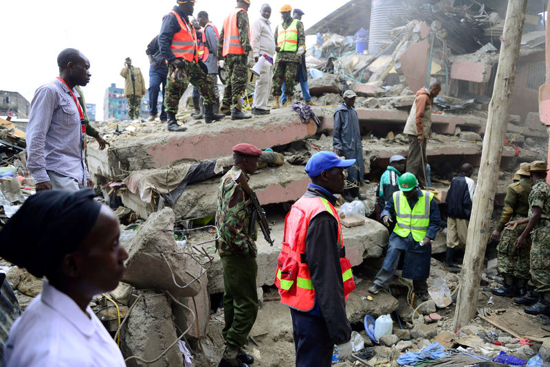 © Reuters. El derrumbe de un edificio en Nairobi deja al menos 12 muertos