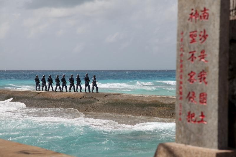 © Reuters. تحقيق-الصين تجهز "ميليشيا صيد الأسماك" للإبحار في المياه المتنازع عليها