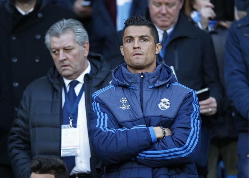 © Reuters. Ronaldo vuelve a entrenar con el Madrid