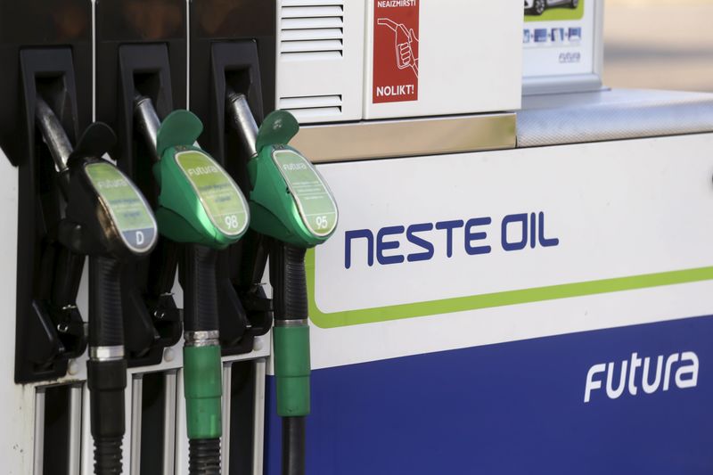 © Reuters. Fuel pumps are pictured at a Neste Oil gas station in Adazi