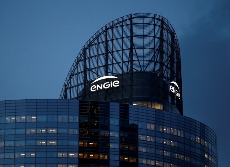 © Reuters. The logo of French gas and power group Engie is seen on the company tower at La Defense business and financial district in Courbevoie near Paris