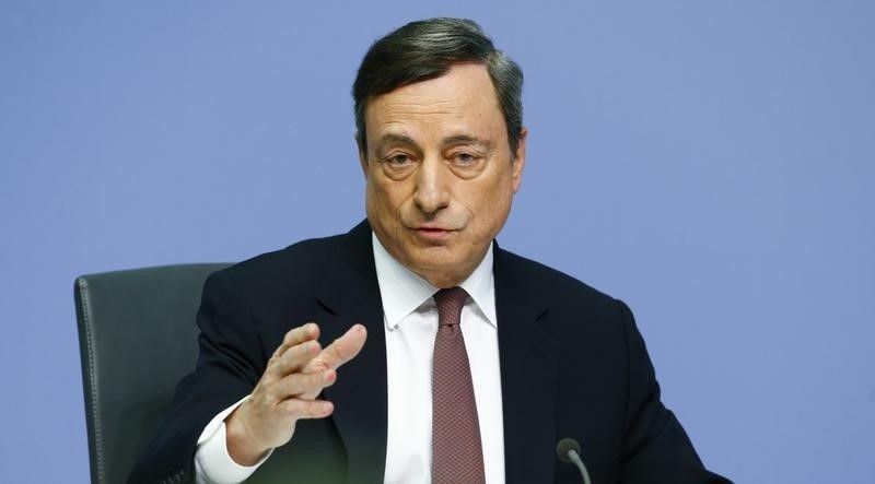 © Reuters. European Central Bank (ECB) President Draghi speaks during a news conference at the ECB headquarters in Frankfurt