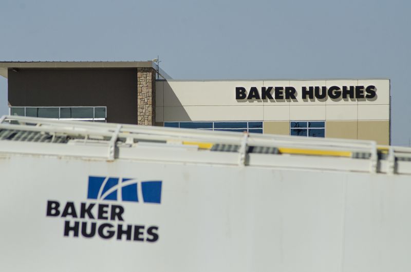 © Reuters. Idle oil equipment is seen in a Baker Hughes yard in Williston