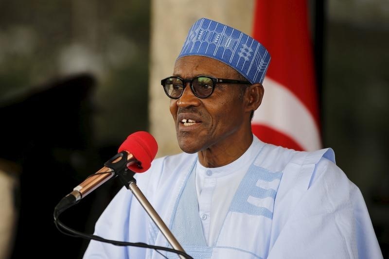 © Reuters. نائب الرئيس النيجيري يقول 15 مليار دولار سرقت في صفقات عسكرية مشبوهة