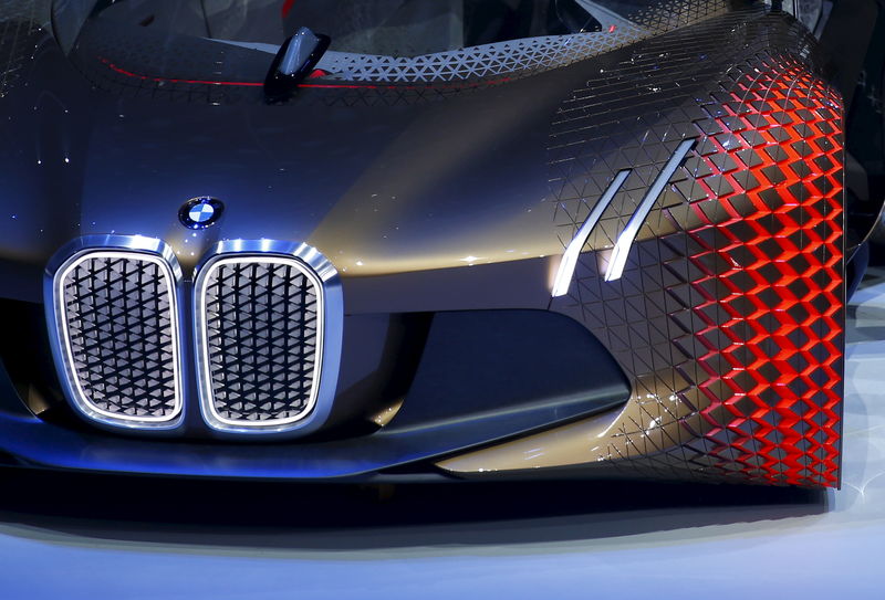 © Reuters. BMW presents Vision Next 100 concept car during centenary celebrations in Munich