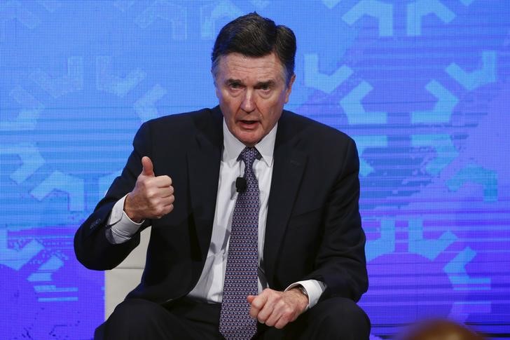 © Reuters. Dennis Lockhart of the Atlanta Fed takes part in a panel convened to speak about the health of the U.S. economy in New York 