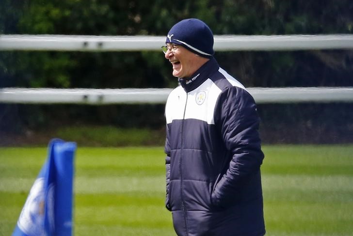 © Reuters. Ranieri dice que en Navidad supo que el Leicester ganaría el título