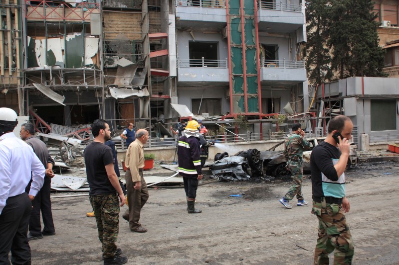 © Reuters. المرصد السوري: صواريخ المعارضة تقتل 19 في حلب وتصيب مستشفى
