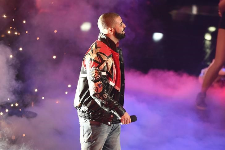 © Reuters. Drake durante jogo da NBA