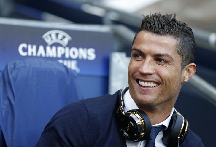 © Reuters. Cristiano Ronaldo dice que su sitio en la historia del fútbol está asegurado