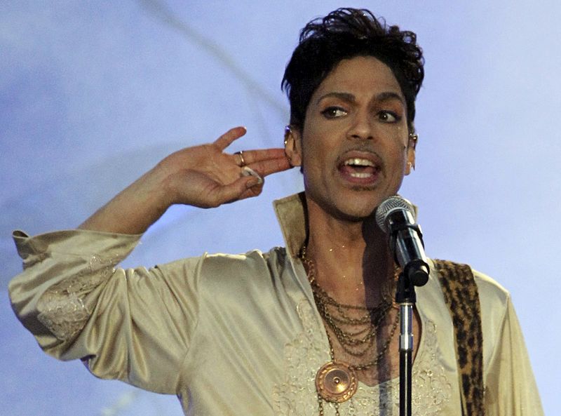 © Reuters. Prince durante Hop Farm Festival perto de Paddock Wood