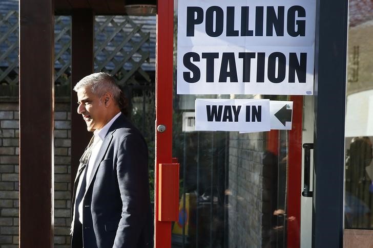 © Reuters. Candidato do Partido Trabalhista à prefeitura de Londres, Sadiq Khan