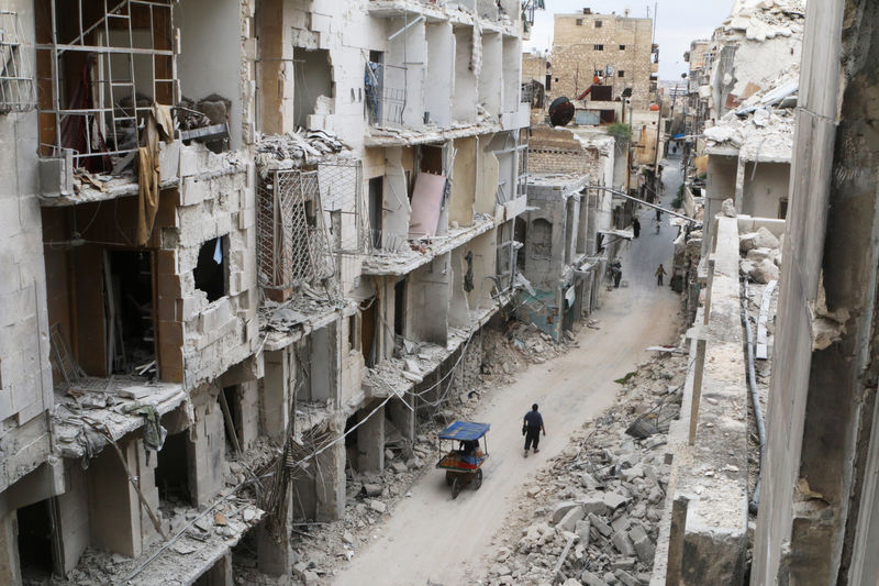 © Reuters. Prédios destruídos em cidade na Síria