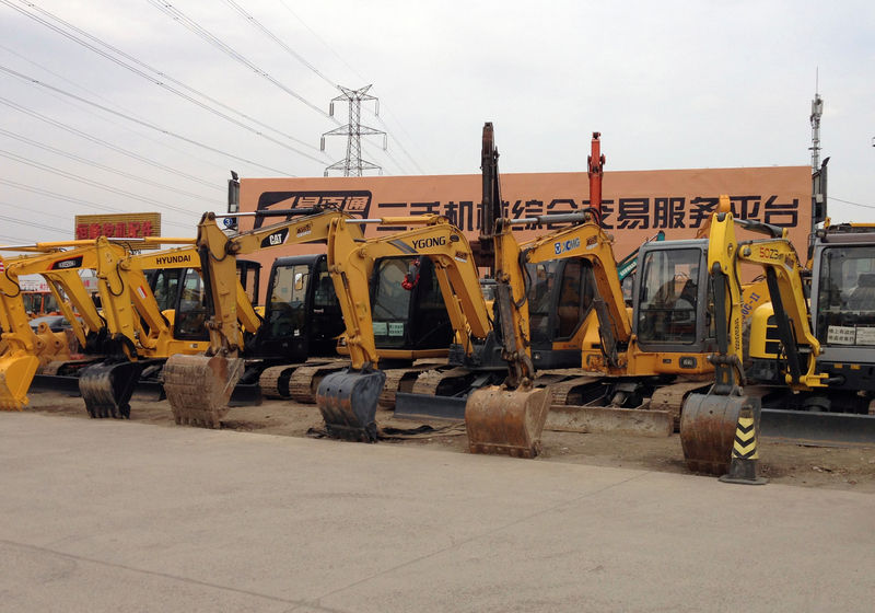 © Reuters. A view of an open marketplace for heavy construction machines is seen on the outskirts of Beijing