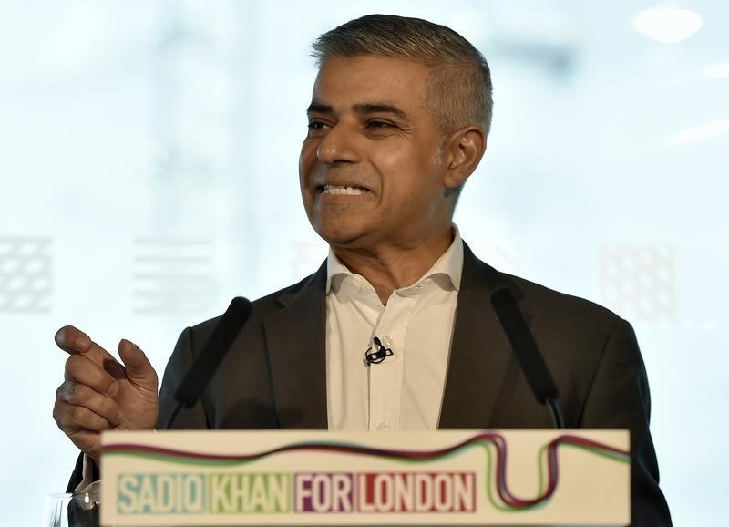 © Reuters. Sadiq Khan, candidato sindaco del Labour per Londra