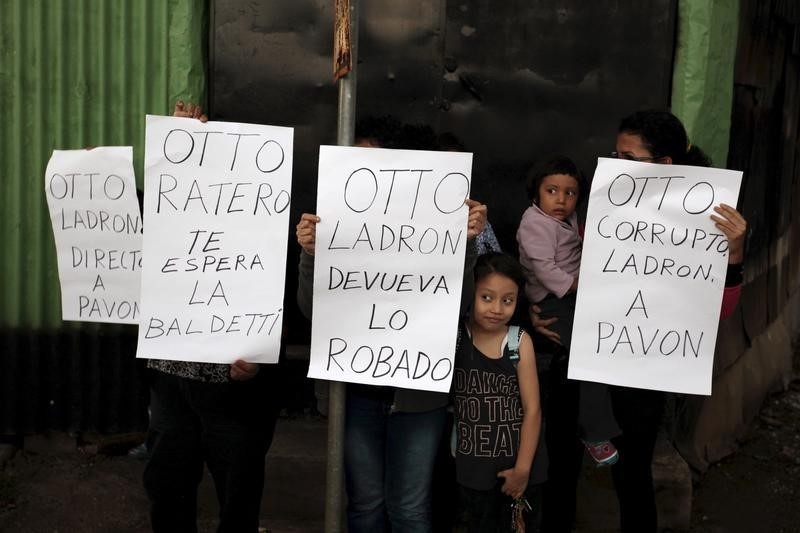 © Reuters. Imputado el expresidente de Guatemala por supuestos sobornos de la española TCB