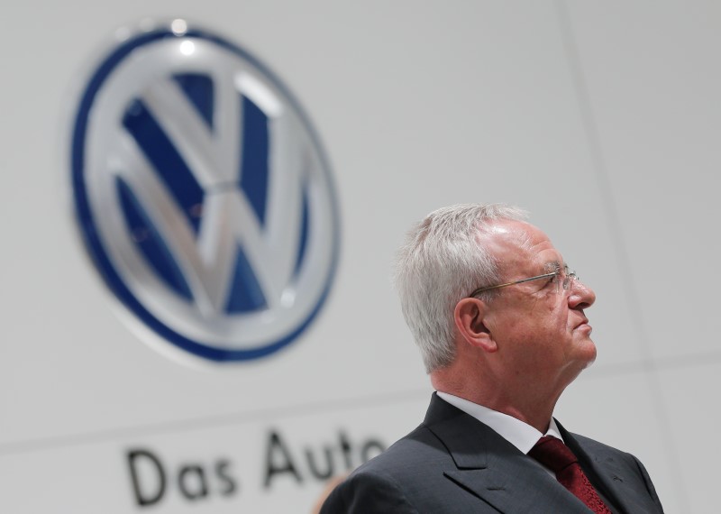 © Reuters. Volkswagen Chief Executive Winterkorn stands at the Volkswagen booth at the world's largest industrial technology fair, the Hannover Messe