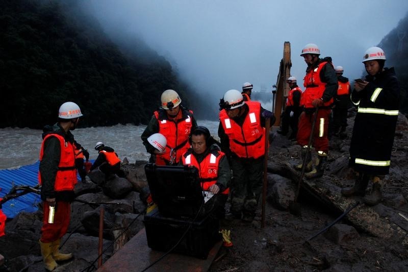 © Reuters. China dice que hay 41 desaparecidos después de un corrimiento de tierra