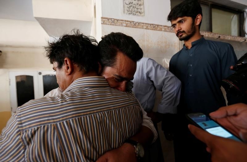 © Reuters. مقتل ناشط باكستاني بارز مناهض للمتشددين بالرصاص في كراتشي