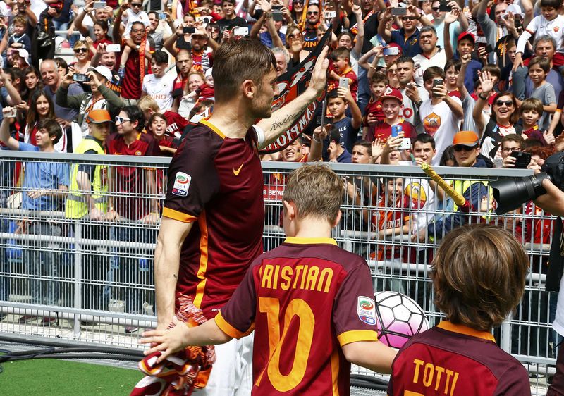 © Reuters. Football Soccer - AS Roma  v Chievo Verona - Italian Serie A