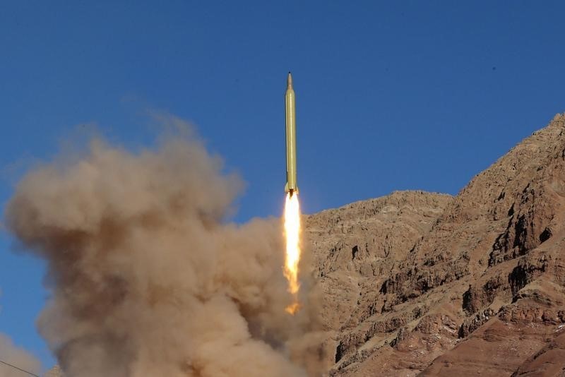 © Reuters. وكالة: إيران اختبرت صاروخا باليستيا متوسط المدى قبل أسبوعين