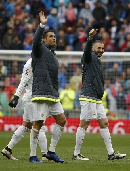 © Reuters. Ronaldo logra otro hito en el Madrid, pero es difícil que supere a Suárez como Pichichi