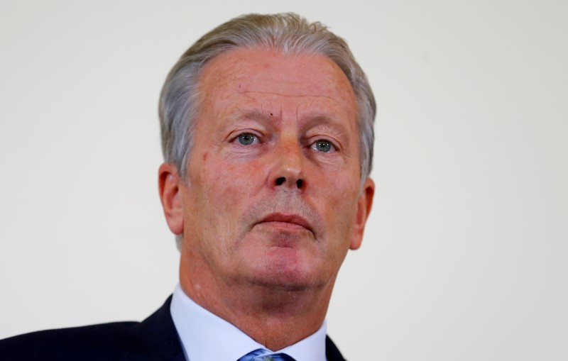 © Reuters. Austria's Vice Chancellor Mitterlehner addresses a news conference in Vienna