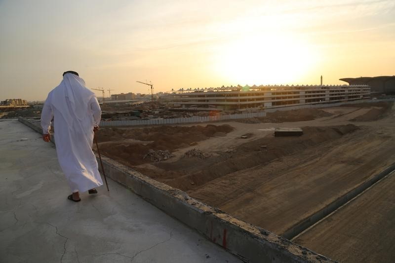 © Reuters. Arabia Saudí amplía en 14 meses el plazo para el AVE a la Meca, dice Fomento