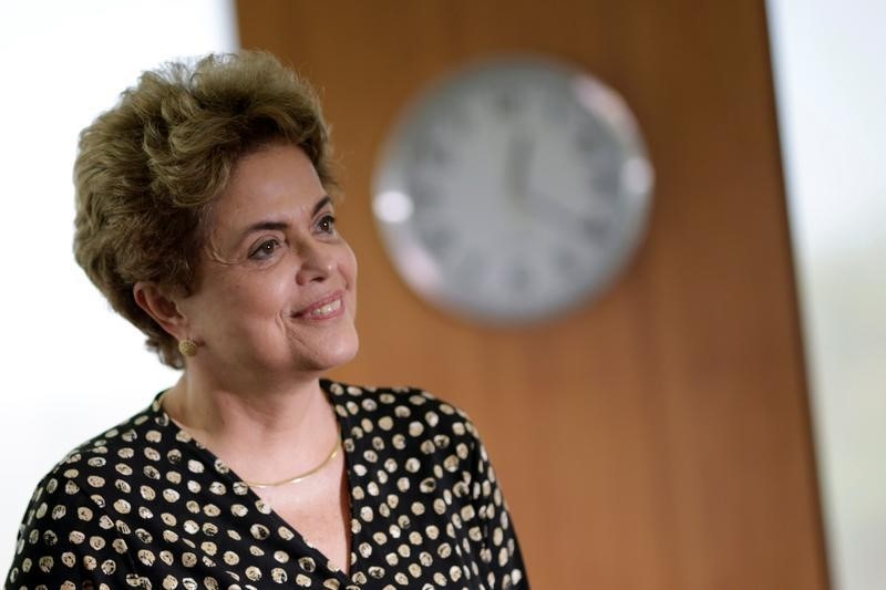 © Reuters. El juicio político a Rousseff sigue adelante en Brasil tras revocarse anulación