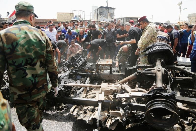 © Reuters. مصادر: ارتفاع عدد قتلى انفجار مدينة الصدر ببغداد إلى 50 قتيلا