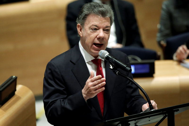 © Reuters. Colombia's President Juan Manuel Santos addresses a United Nations General Assembly special session on the world drug problem at U.N. headquarters in New York