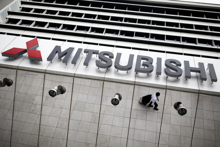 © Reuters. The company logo of Mitsubishi Motors is seen at its headquarters in Tokyo