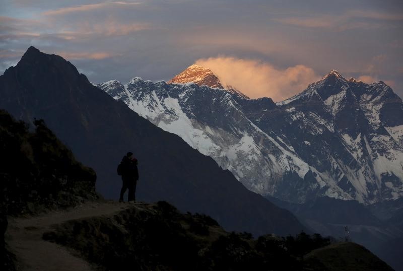 © Reuters. Monte Everest visto do distrito de Solukhumbu