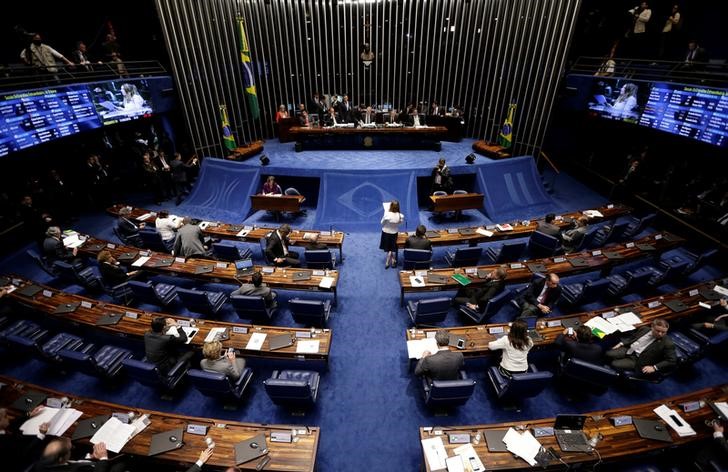 © Reuters. Plenário do Senado durante sessão para deliberação sobre impeachment da presidente Dilma Rousseff 