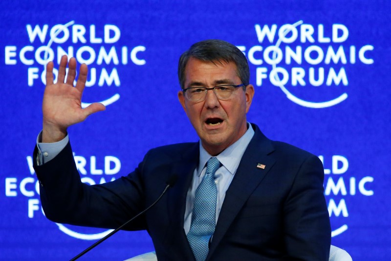 © Reuters. U.S. Secretary of Defence Carter attends the annual meeting of the World Economic Forum (WEF) in Davos