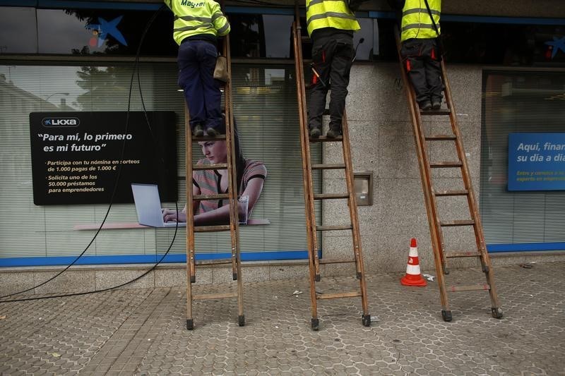 © Reuters. La fibra óptica doméstica llega ya a 3,6 mlns de hogares en España