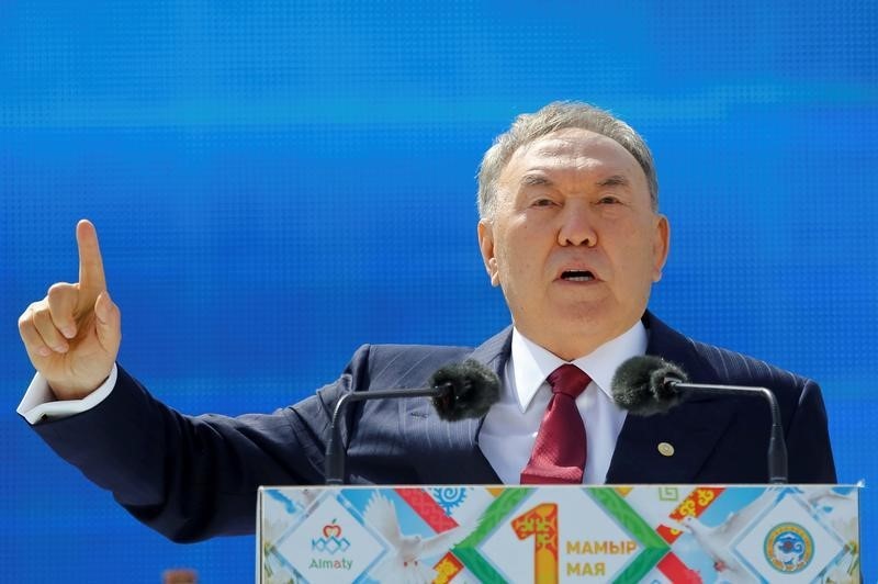 © Reuters. Kazakhstan's President Nazarbayev speaks during Kazakhstan People's Unity Day celebrations in Almaty