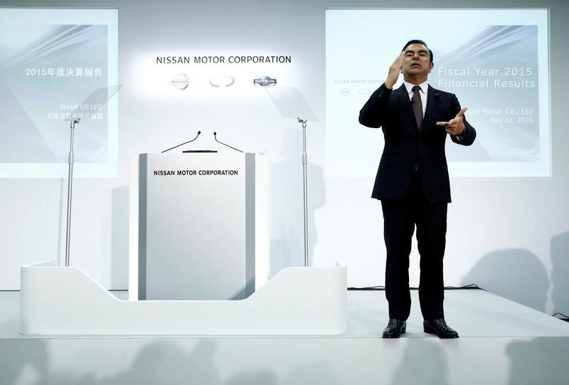 © Reuters. Carlos Ghosn, Chairman and CEO of the Renault-Nissan Alliance, speaks during a news conference in Yokohama