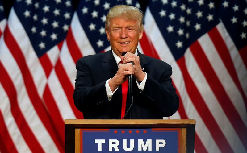 © Reuters. Republican U.S. presidential candidate Donald Trump speaks at a campaign rally in Eugene Oregon