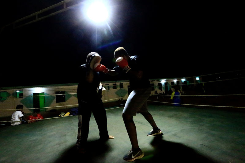 © Reuters. Arafat Abkar, 22, practises boxing at the Nile Club in Khartoum