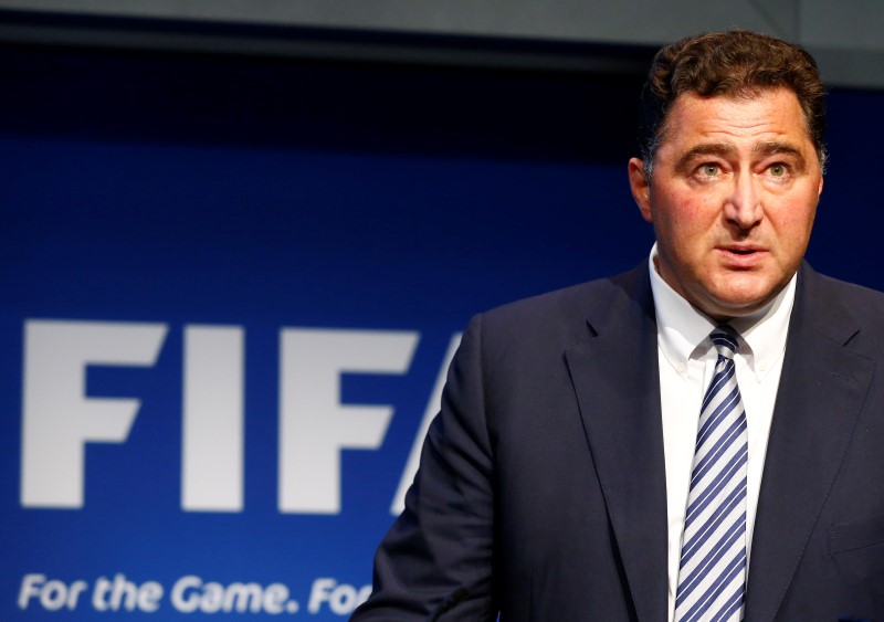 © Reuters. El jefe de comité auditor de la FIFA Scala renuncia por falta de independencia