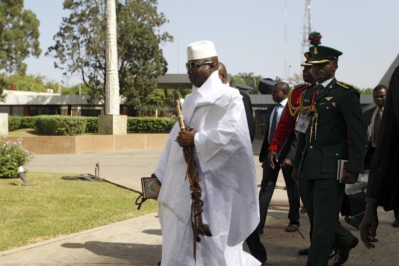 © Reuters. محاكمة ست سيدات في جامبيا لاحتجاجهن على مقاضاة شخصيات بالمعارضة