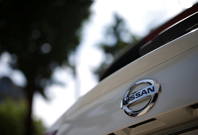 © Reuters. The logo of Nissan is seen on a Qashqai car at its dealership in Seoul