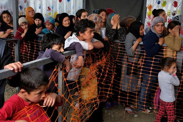 © Reuters. الأمم المتحدة تدعو اليونان لوقف اعتقال الأطفال المهاجرين