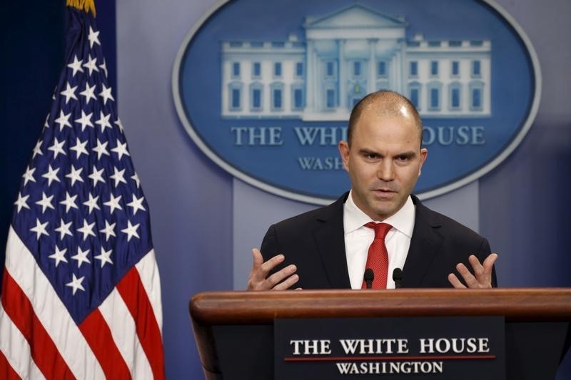 © Reuters. Ben Rhodes speaks about the Obama visit to Cuba at the White House in  Washington