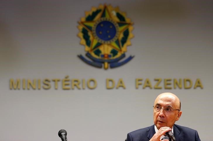 © Reuters. Ministro da Fazenda, Henrique Meirelles, participa de coletiva de imprensa em Brasília