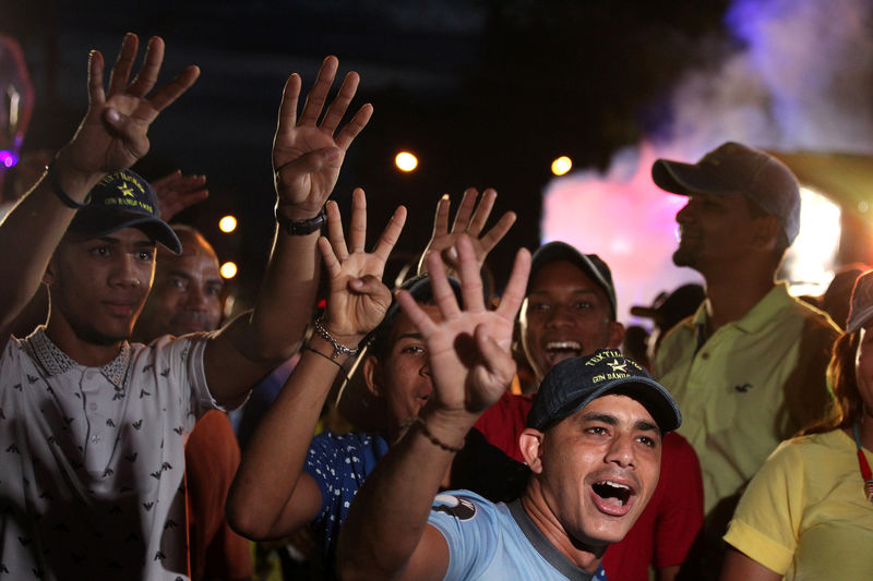 © Reuters. Danilo Medina celebra su reelección en República Dominicana
