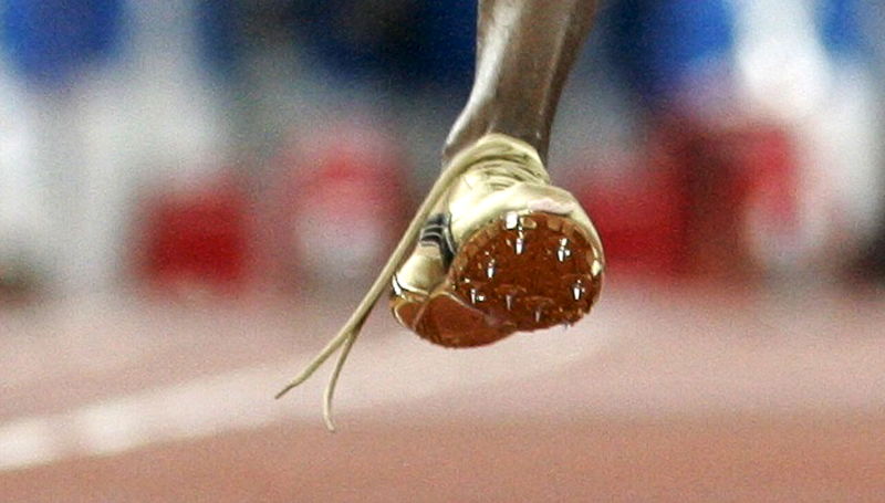 © Reuters. Usain Bolt sufrió molestias en los isquiotibiales, dice su entrenador