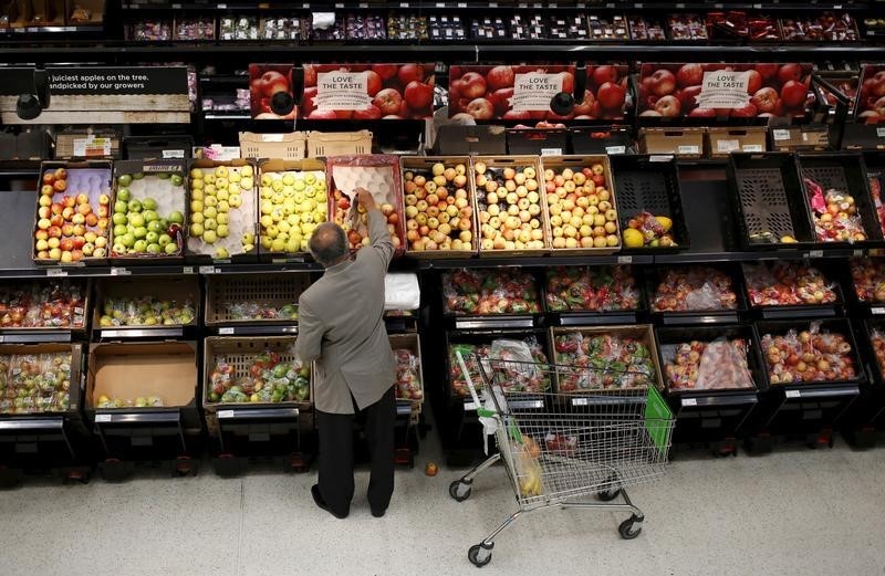 © Reuters. L'INFLATION RALENTIT EN GRANDE-BRETAGNE